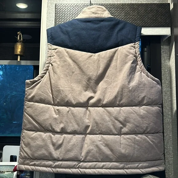 Men's Two-Tone Vest - Picture 6 of 6